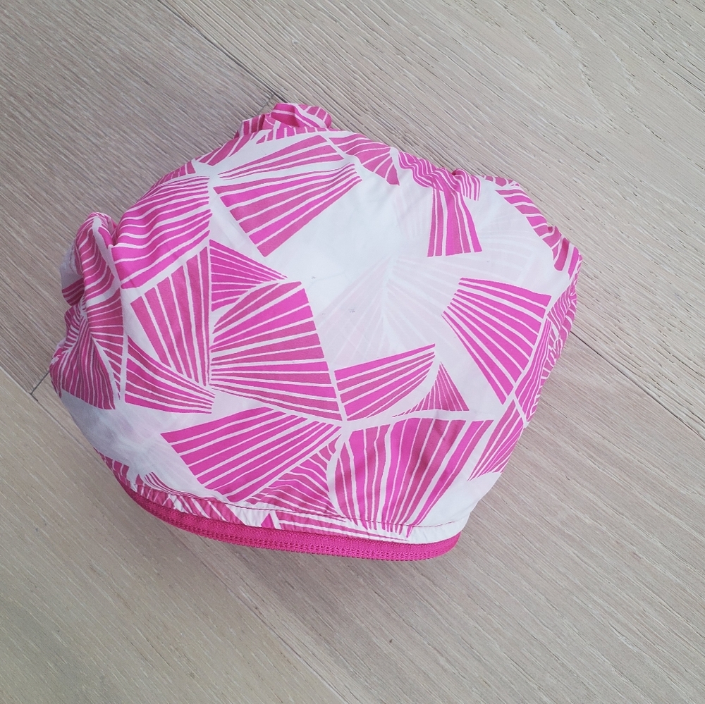 North Face Packable Wind Breaker Euc - image 2